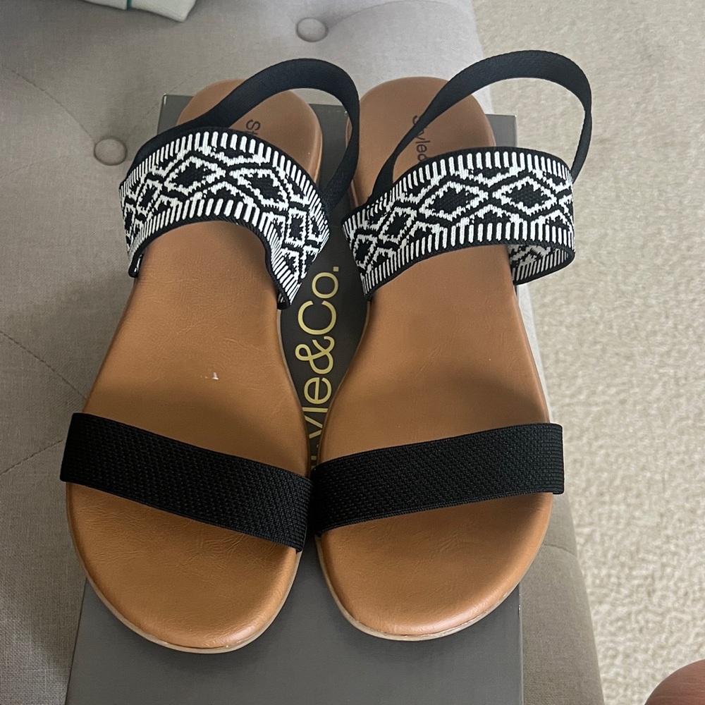 Style & Co. Black and White Women's Sandals 9.5
